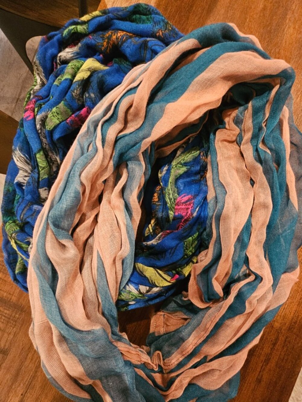 2 Infinity Scarves - Picture 3 of 6